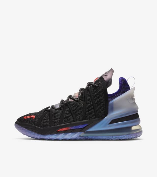 Nike LeBron 18