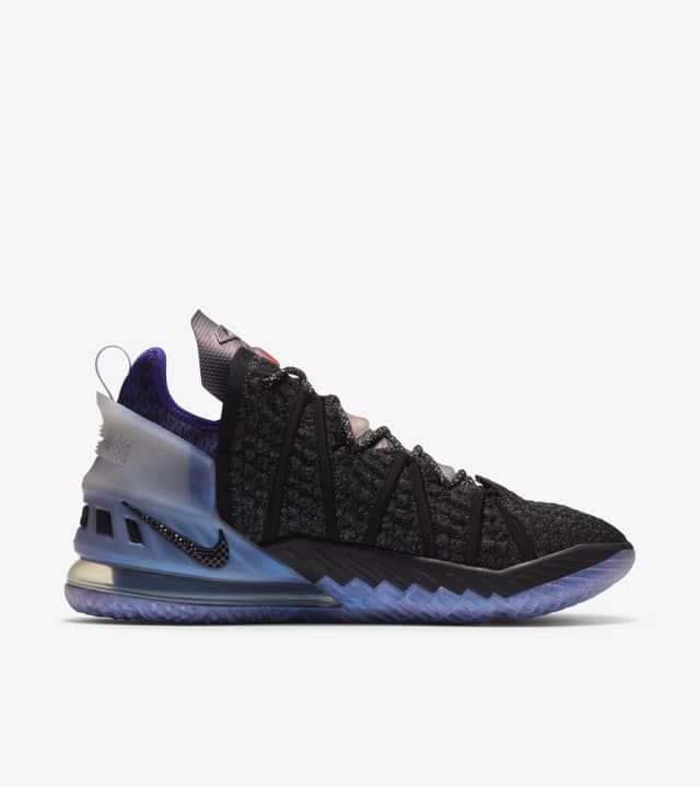 Nike LeBron 18